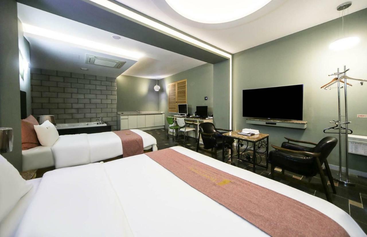 Dubai Hotel Cheongju Exteriör bild